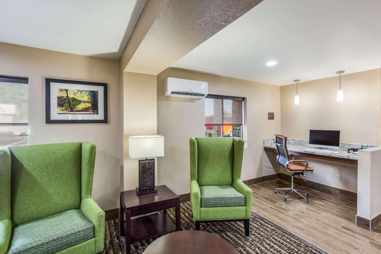 Quality Inn Charleston Extérieur photo