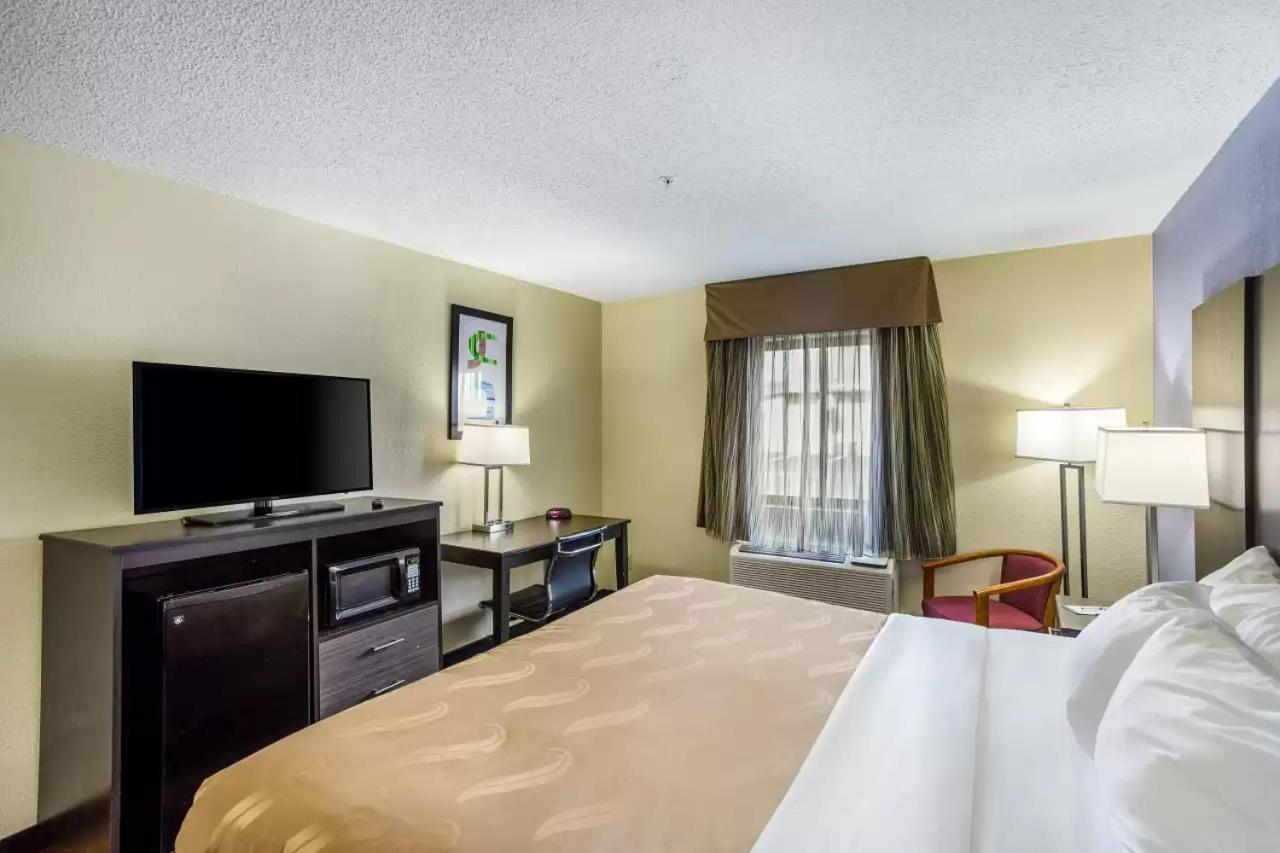 Quality Inn Charleston Extérieur photo